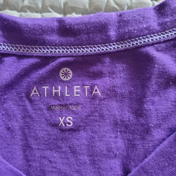 Athleta tee - Picture 3 of 4